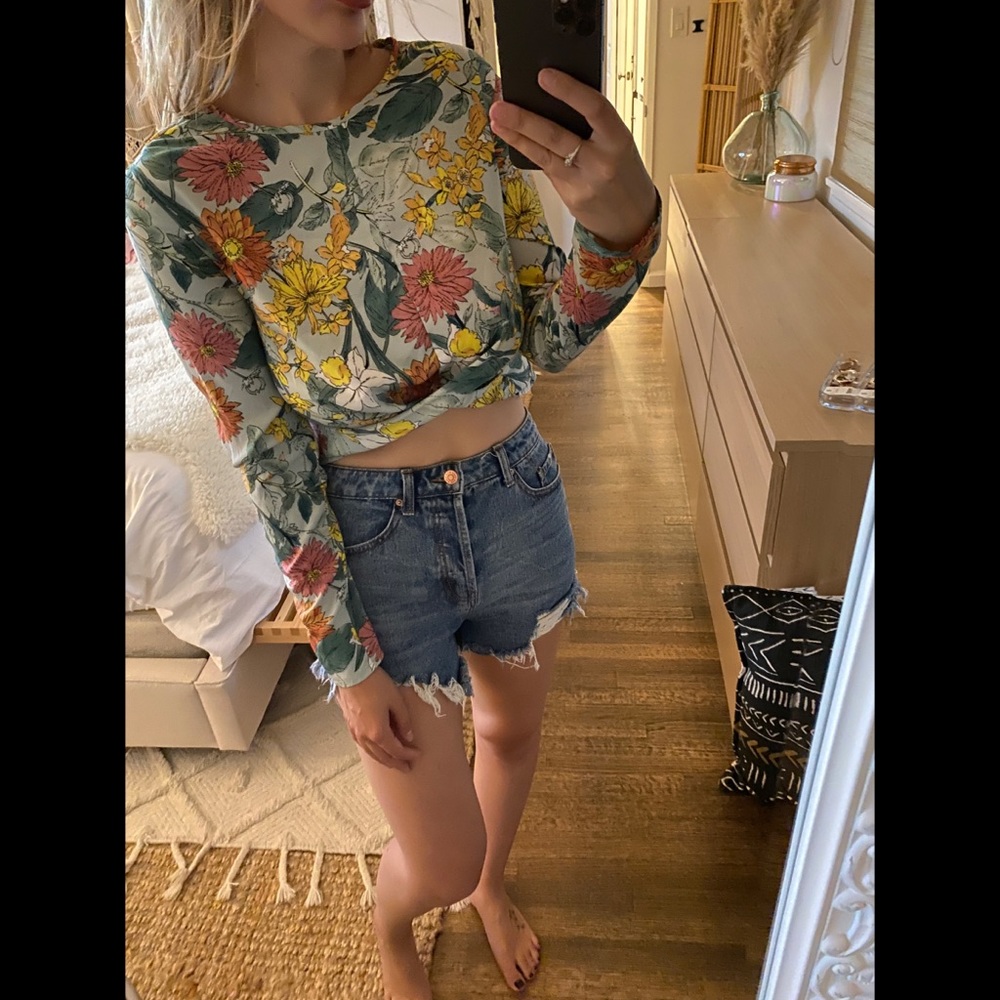 NWOT Cropped Floral Blouse